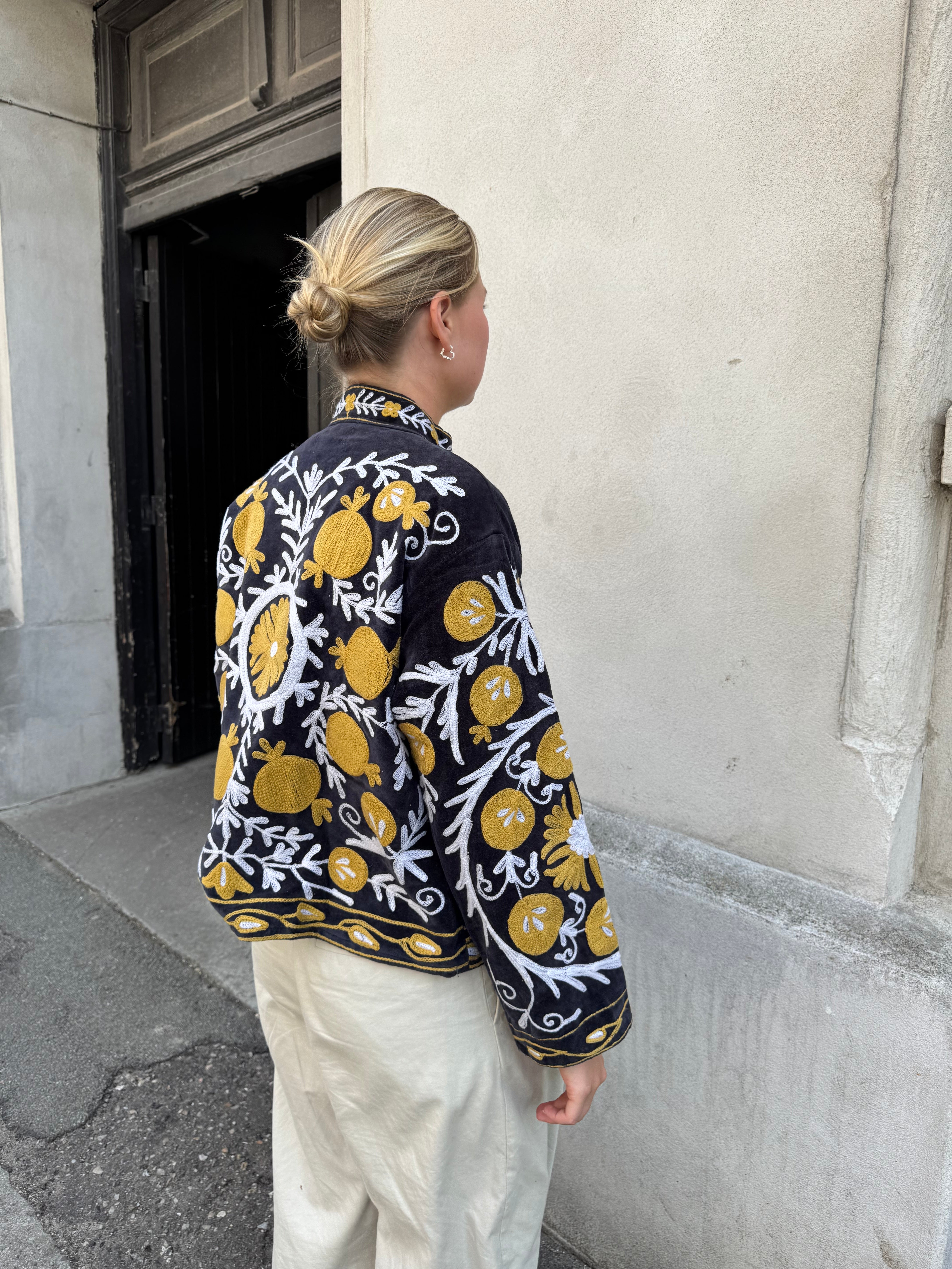AGATE - VELOUR JAKKE - SORT OG GUL