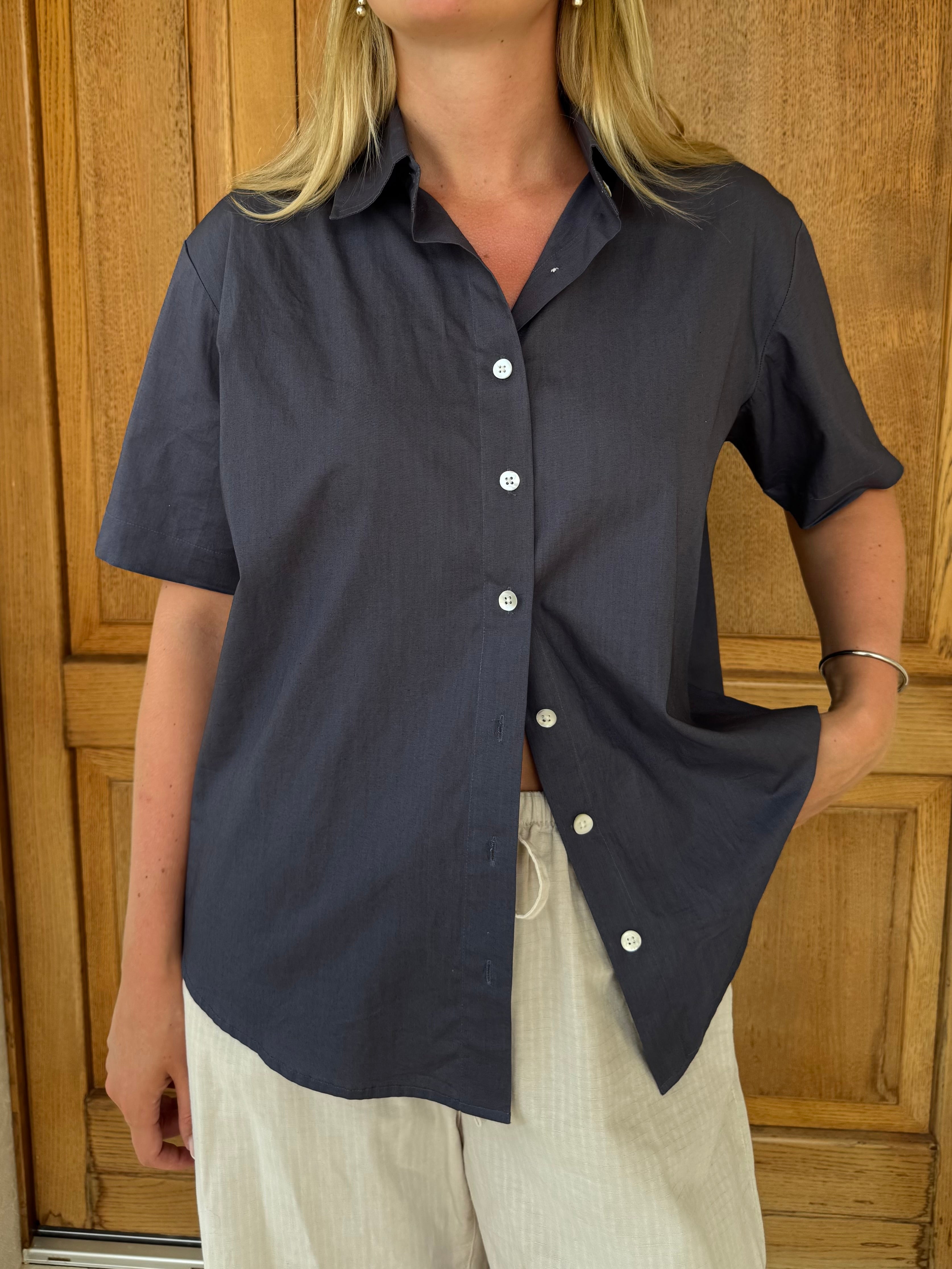 ALVA SHORT SLEEVE SHIRT - DUSTY BLUE